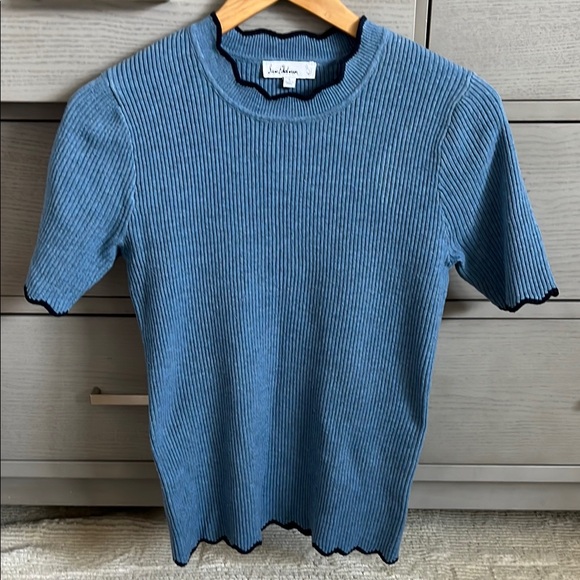 Sam Edelman Leslie Ribbed Knit Round Neck Short Sleeve Scallop Edge Top - Picture 2 of 10